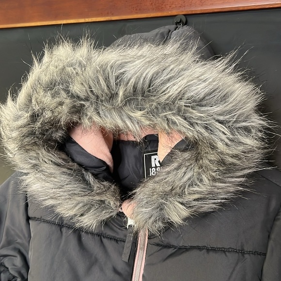 S Rothschild & Co Girls Size L Charcoal Quilt Puffer Coat Fur Trim Pink Lining - Picture 3 of 8